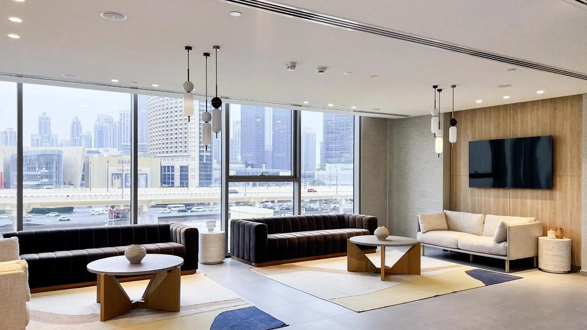 Sleeps 4 Dubai Mall Access Difc Views contacts