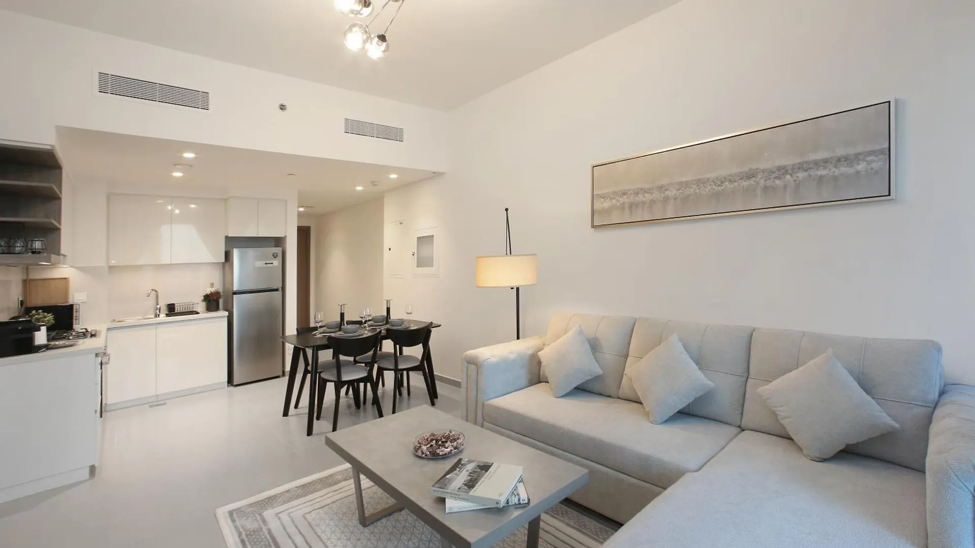 Sleeps 4 Dubai Mall Access Difc Views Apartment
