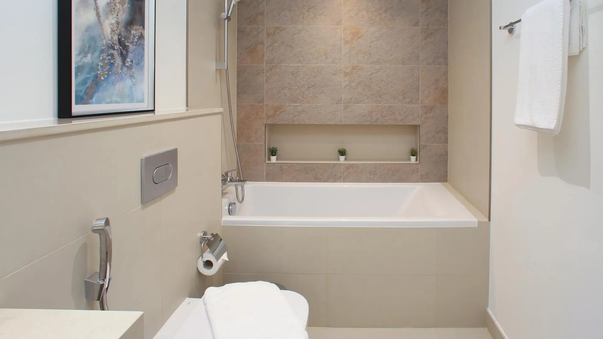 Sleeps 4 Dubai Mall Access Difc Views 0*,