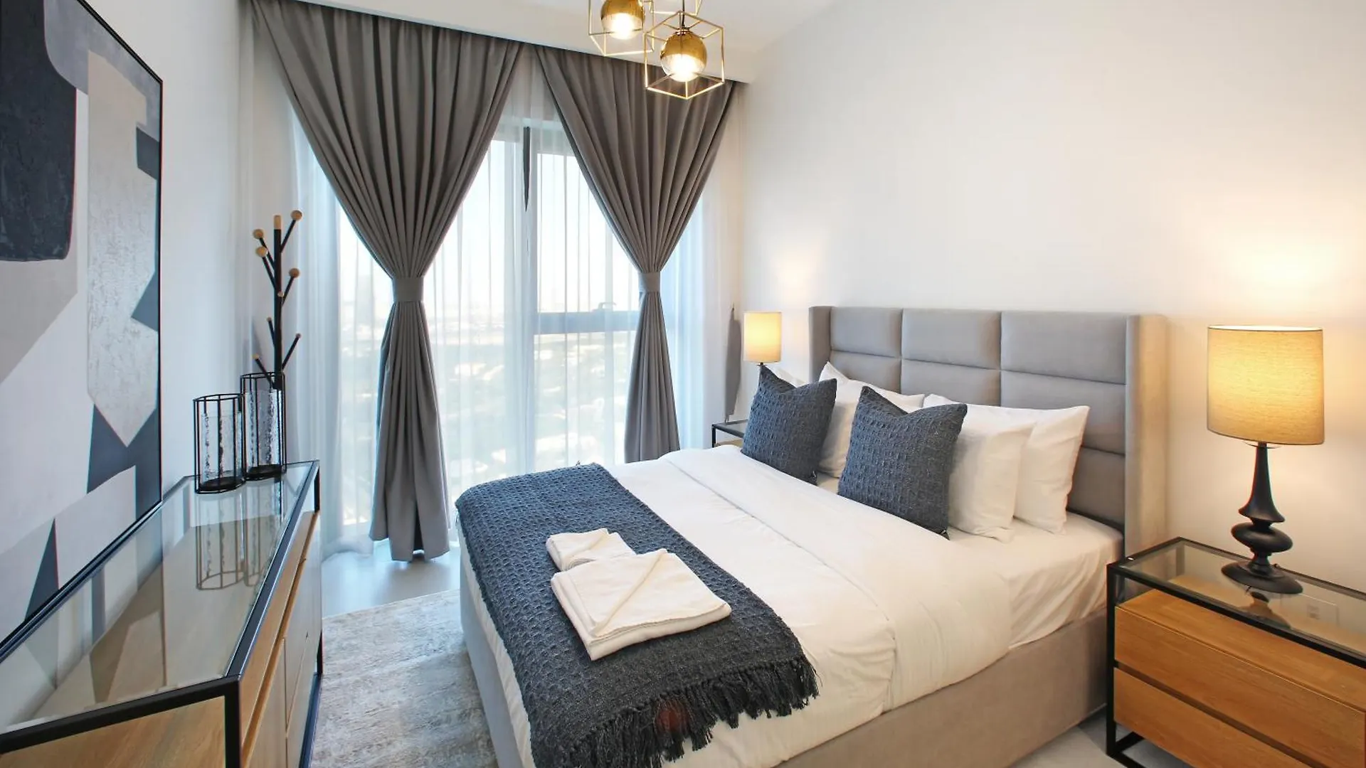 Sleeps 4 Dubai Mall Access Difc Views United Arab Emirates
