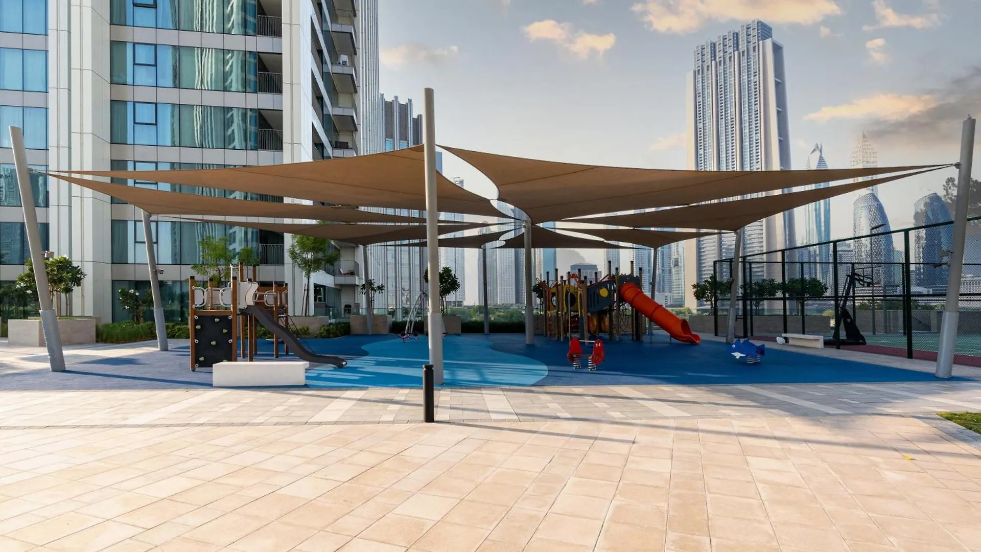 Sleeps 4 Dubai Mall Access Difc Views 0*,