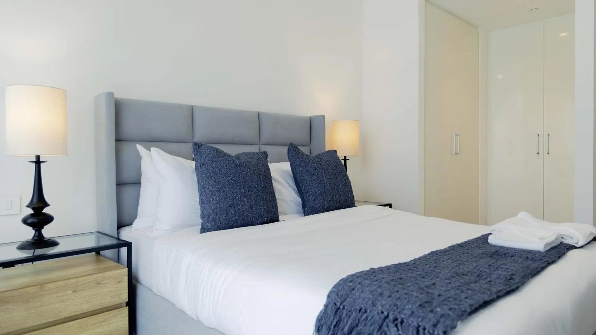 Sleeps 4 Dubai Mall Access Difc Views