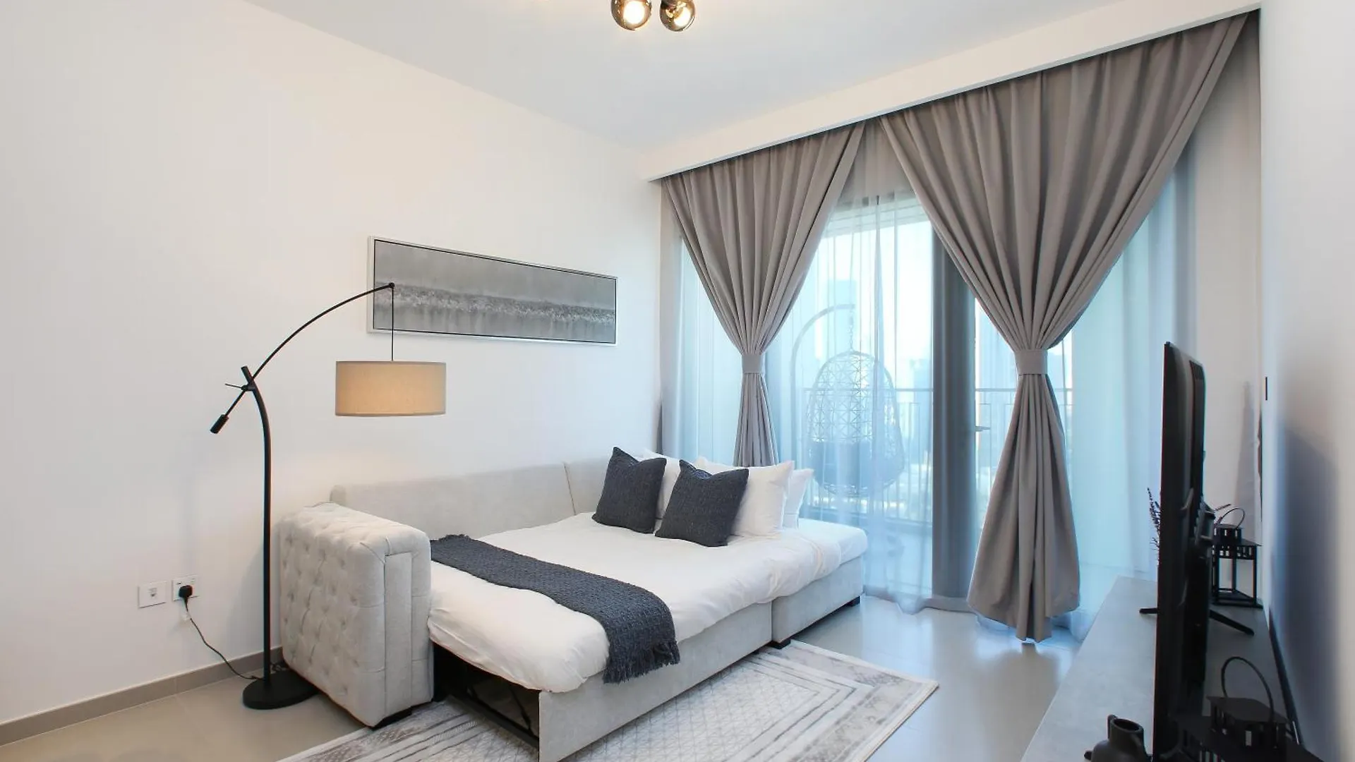 Apartment Sleeps 4 Dubai Mall Access Difc Views United Arab Emirates