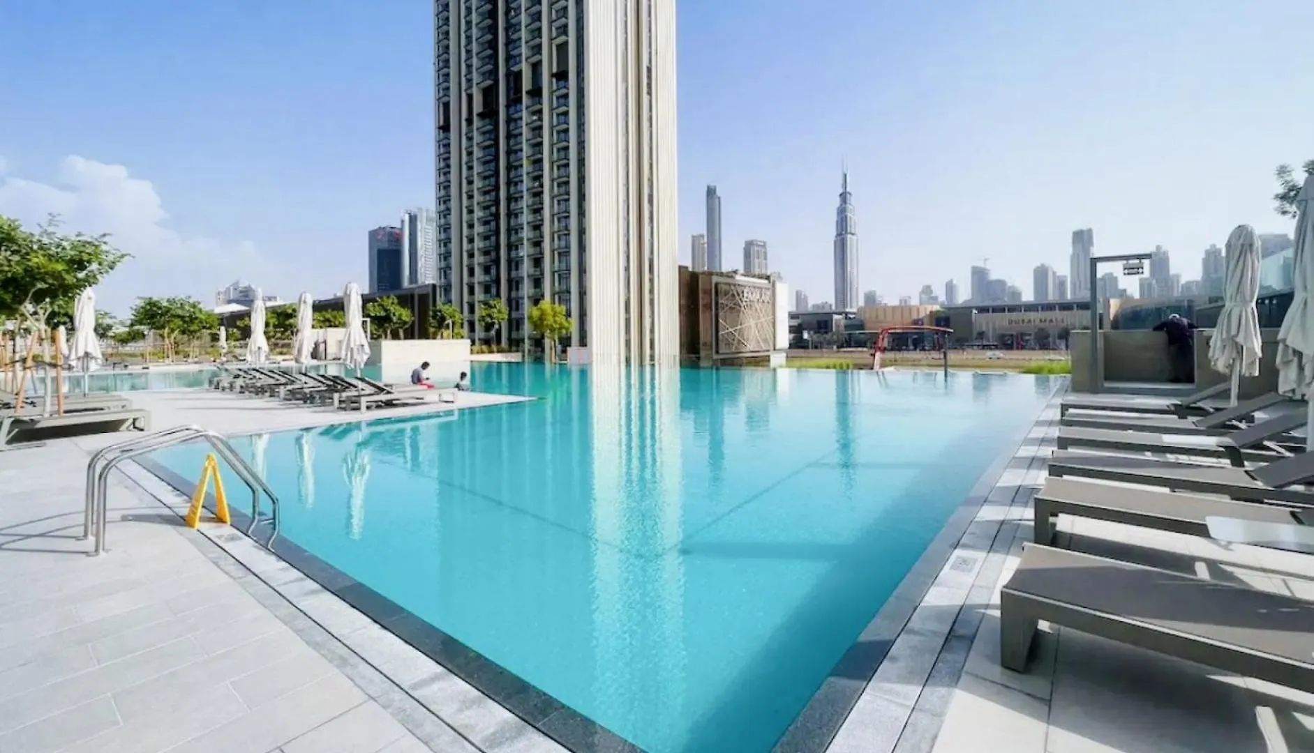 Apartment Sleeps 4 Dubai Mall Access Difc Views United Arab Emirates