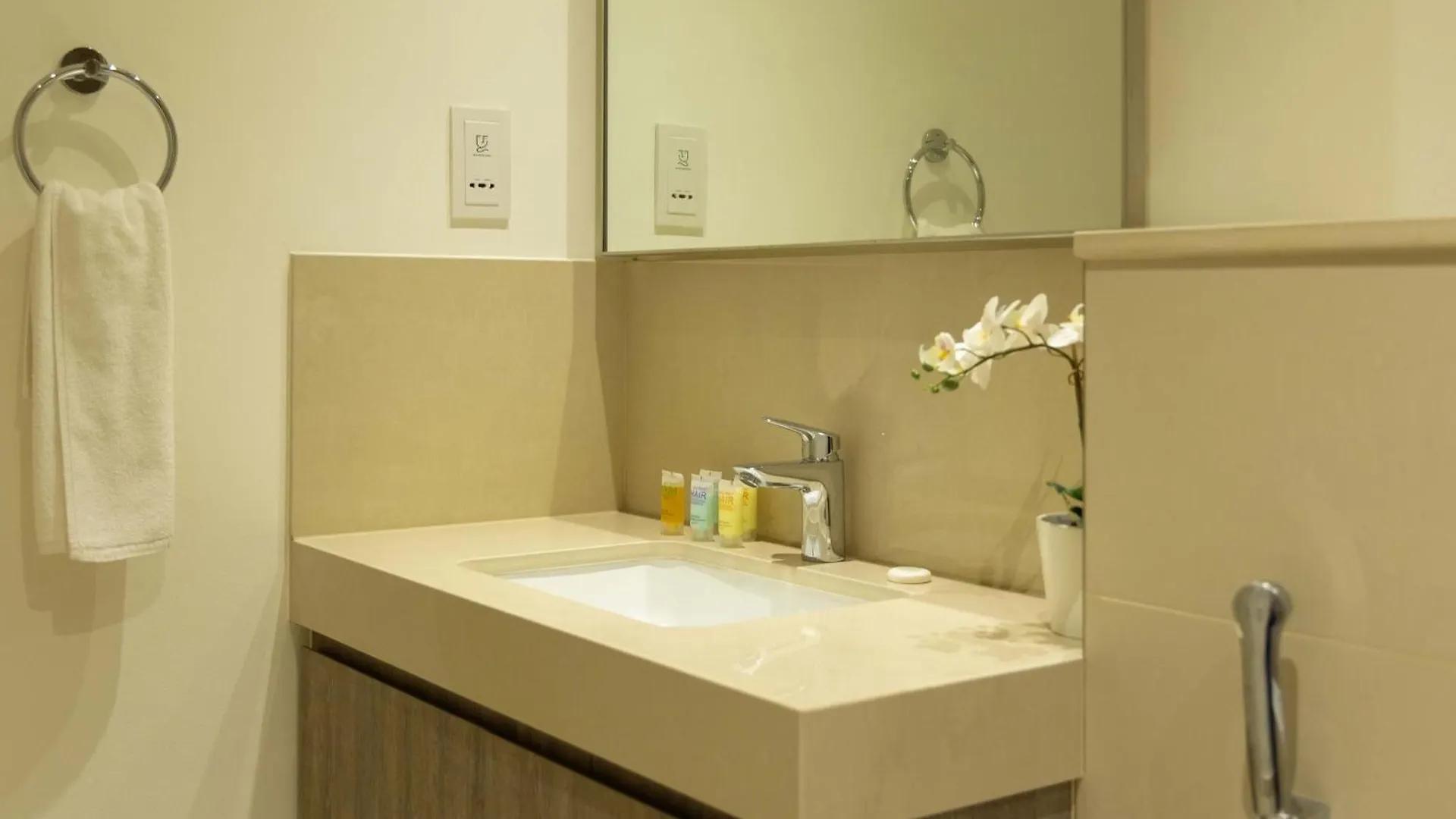 Sleeps 4 Dubai Mall Access Difc Views 0*,  United Arab Emirates