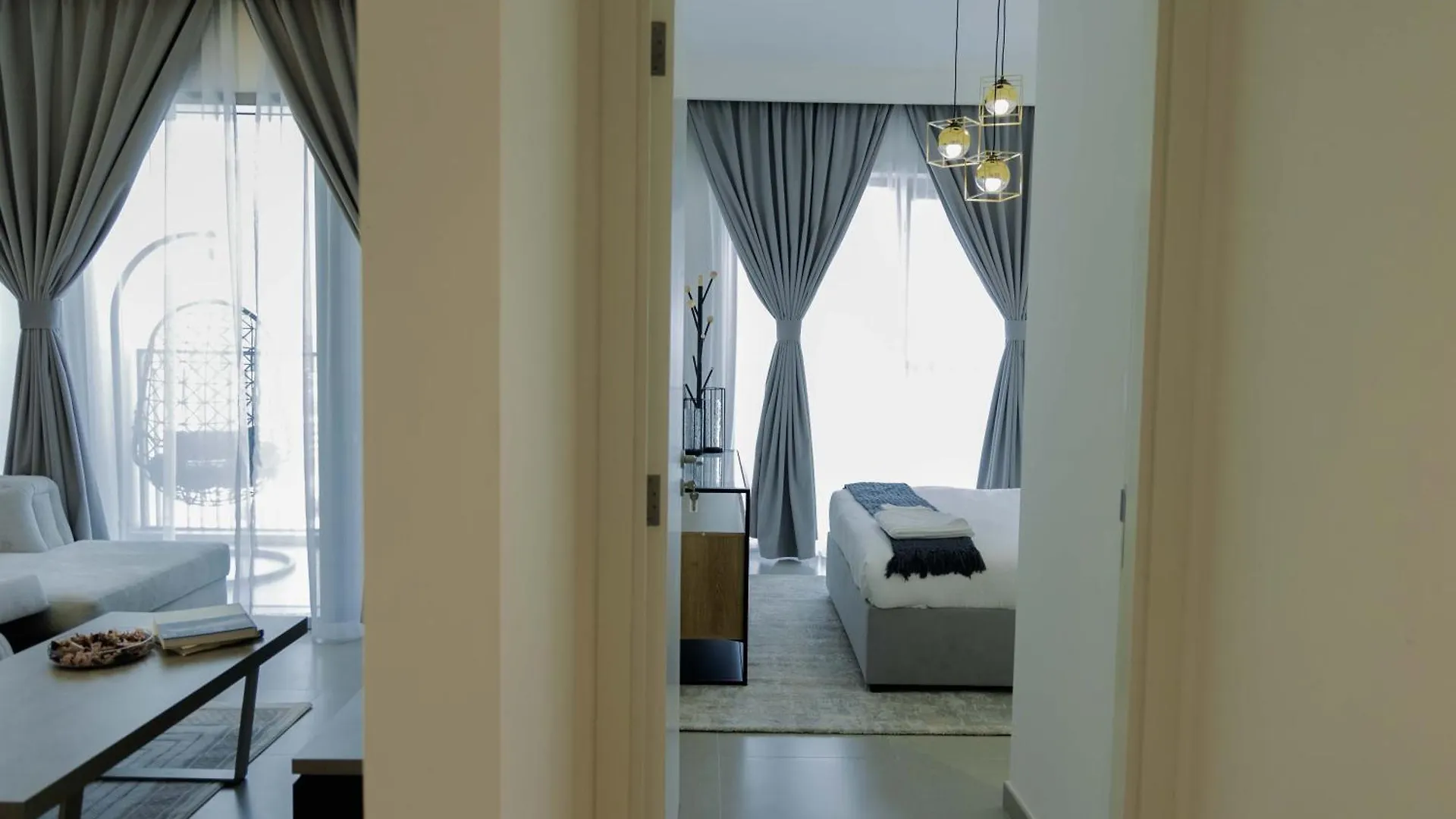 Sleeps 4 Dubai Mall Access Difc Views Apartment