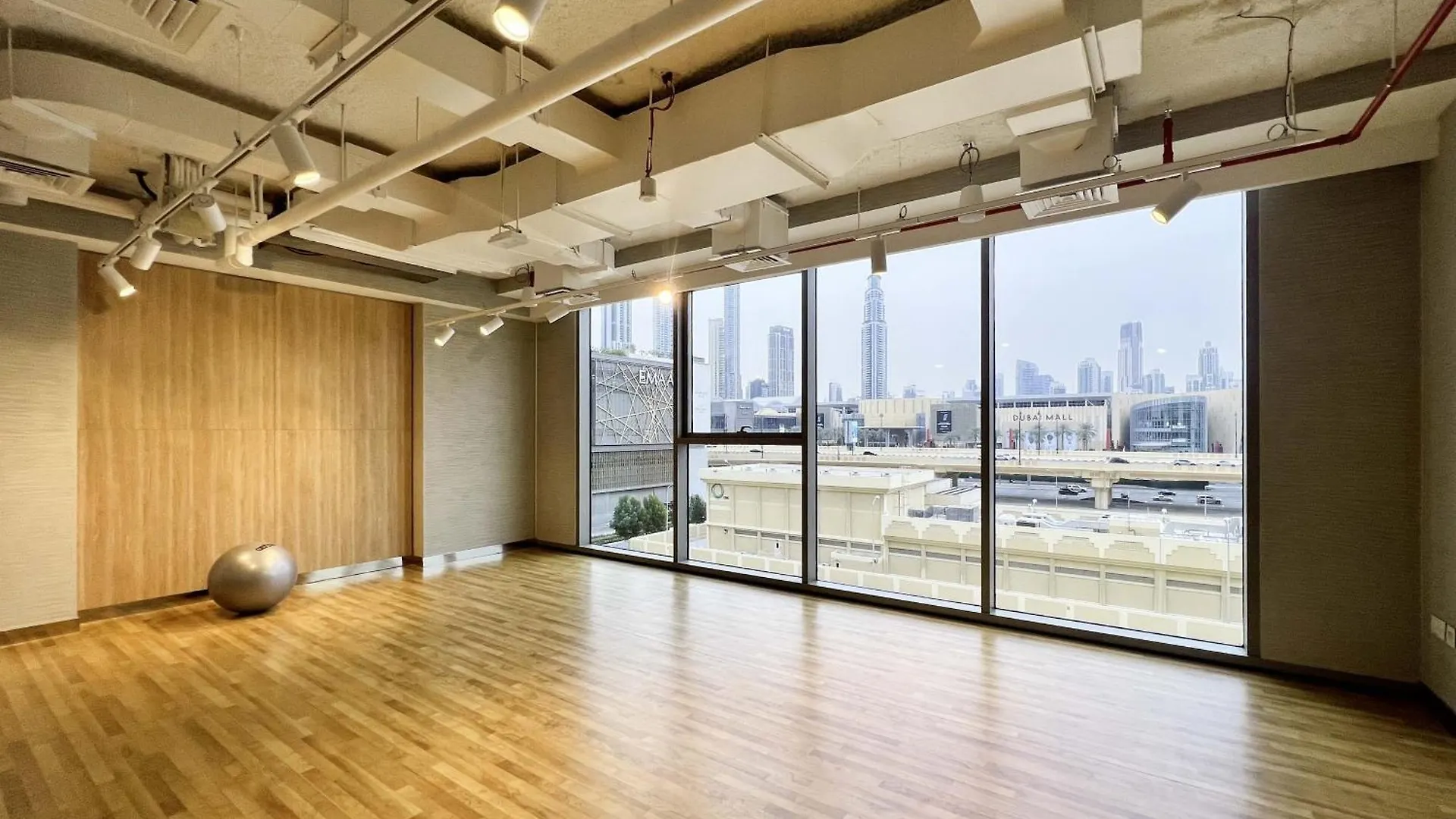 Sleeps 4 Dubai Mall Access Difc Views 0*,